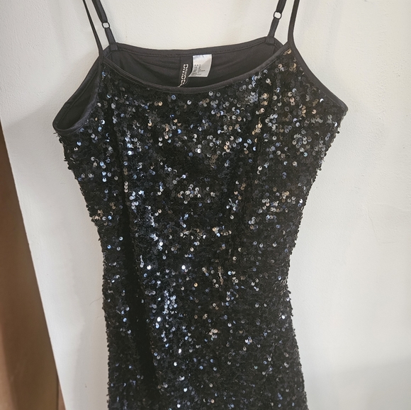 Sequin dress - Picture 2 of 5